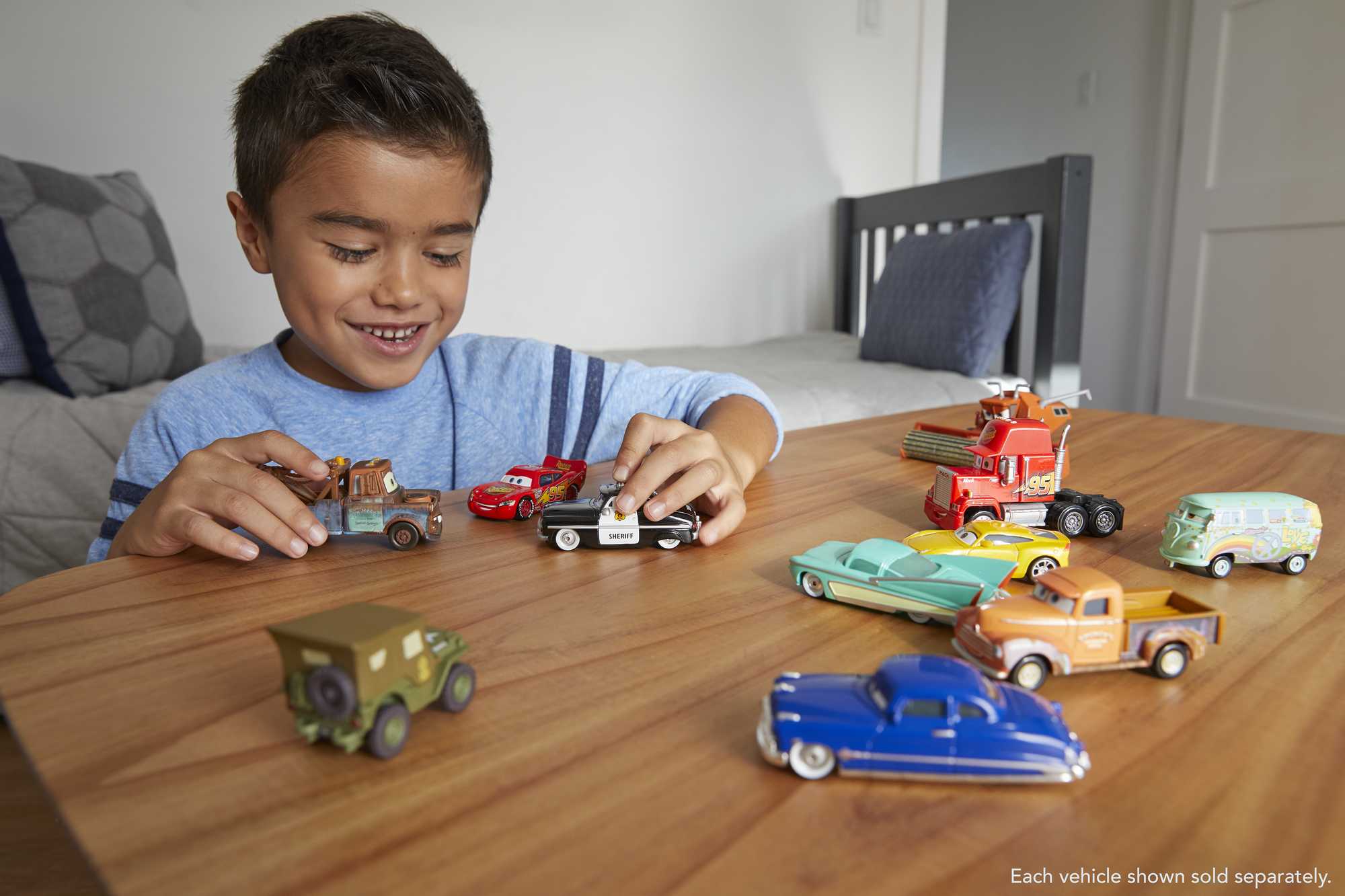 Carros da Disney e Pixar Diecast Veículo de Brinquedo Rust-Eze Cruz Ramírez